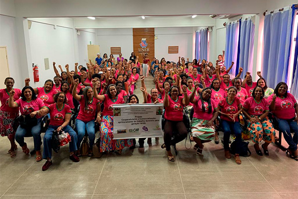 Parceria entre setor privado e cooperativa na Bahia empodera mulheres rurais e mostra a força do cooperativismo no campo