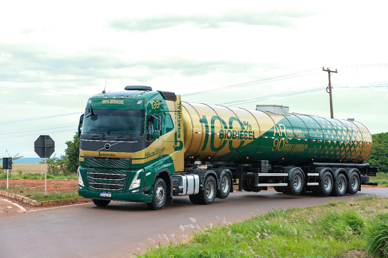 Caminhão 100% a biodiesel cruza o Brasil rumo à COP30 e comprova viabilidade da descarbonização no transporte